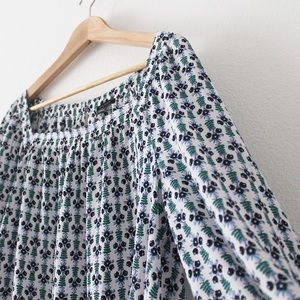 💕💕 Ann Taylor floral blouse